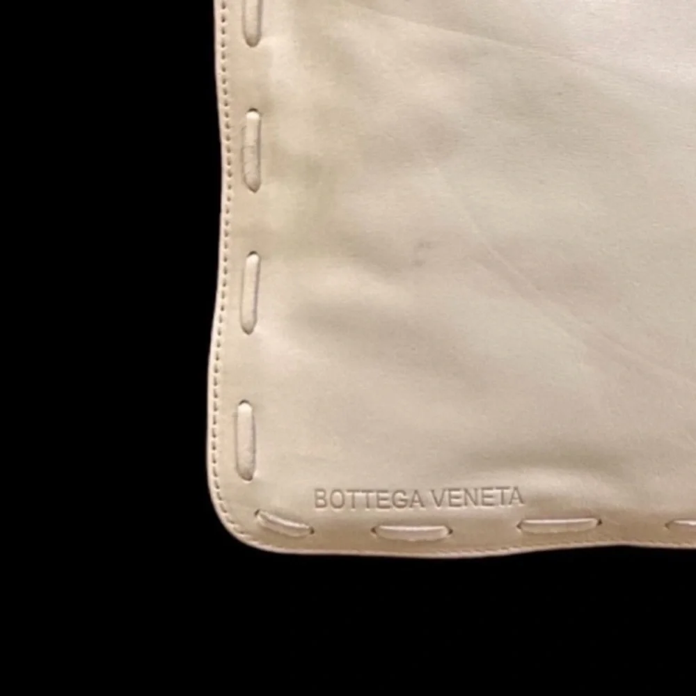 Bottega Veneta Cream Adjustable Strap Calfskin Leather Shoulder Bag